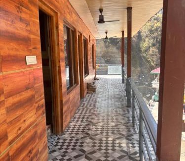Kharsali House | Omji - Susharda Sewa Sansthan Jankichatti Near Yatra Starting Point, Yamunotri