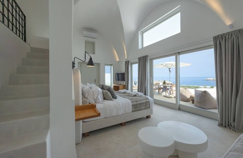 Akrotiri Hotel | Omna Caldera Suites