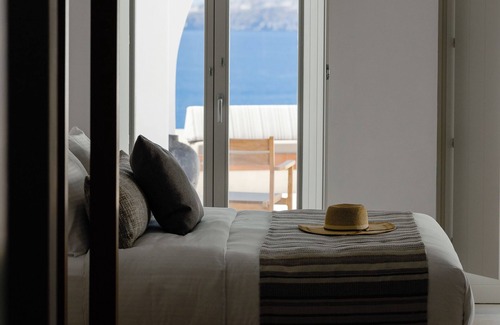 Akrotiri Hotel | Omna Caldera Suites