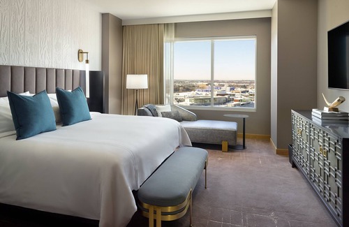 Eagan Hotel | Omni Viking Lakes Hotel