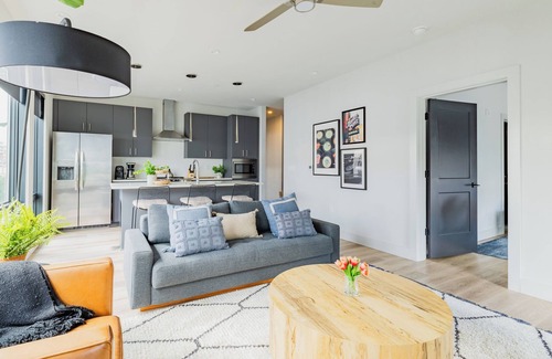 West End Condo | Omnia - Modern Luxe unit at The Odyssey!