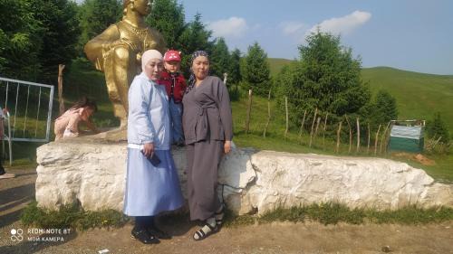 Osh Region Bed & Breakfast | Omurbek
