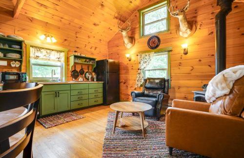 Pierce County Apartment | On 30 Acres with Trails and Garden Stockholm Retreat!