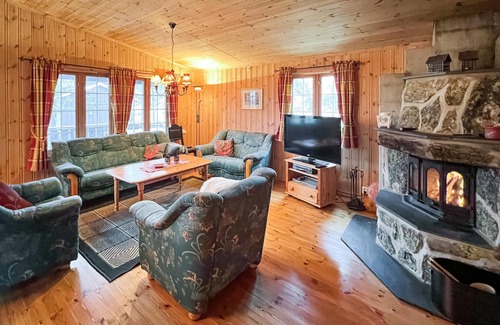Venabygd House | On a hill welcomes you this cottage with space for the large family.