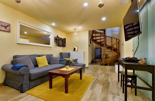 Sveti Juraj na Bregu House | On a small hill in Me?imurj, is located this beautiful vacation home with pool.