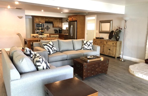 Walnut Grove House | On an ISLAND bring your BOAT 24 FT Private Dock & PET FRENDLY!