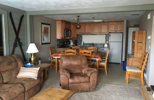 Seven Springs Condo | On Boomerang Trail Between Avalanche Lift & Goosebumps, Ski In Ski Out 7Springs