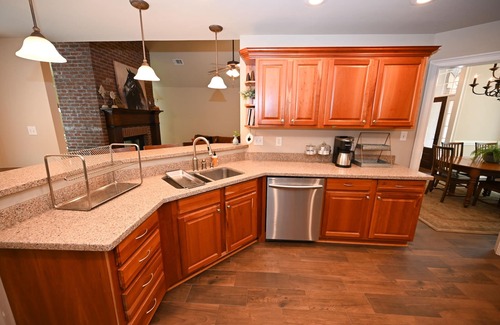 Auburn - Opelika House | On border of Auburn & Opelika. Just off exit 57, easy access to both downtowns!