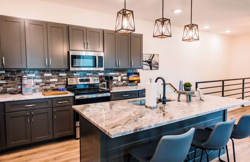 Mena House | On Cloud 9 - Mountain View’s near Mena Intermountain Airport KMEZ.