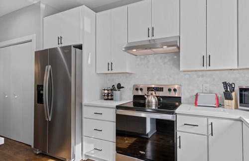 Durham House | On Cloud Durham + 2BR w/Rooftop Deck