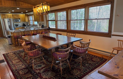 Jackson House | On Ellis River with view of covered bridge. Walk to town!