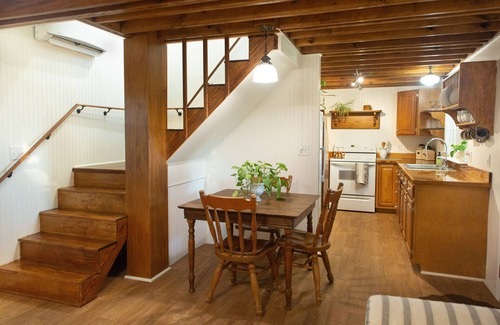 Weyers Cave Cottage | On farm cottage with mountain views.