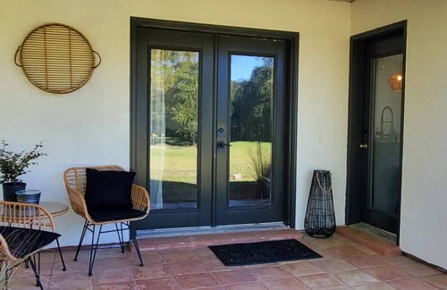 Mayhew House | On Golf Course | Peaceful | Central | Upscale