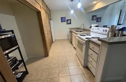 Waterwood House | On golf course with lake view, deer, boat launch