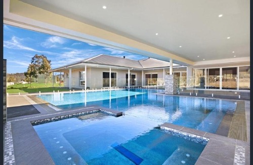 Paterson House | ON Keppies - BnB - Family Farm & Wedding Guest Accommodation Paterson NSW