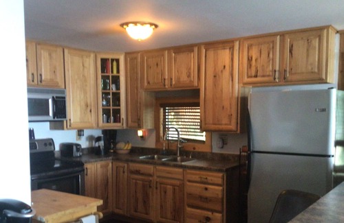 Port Douglass Cabin | On Lake Champlain at the foot of the Adirondacks. Lake access , mountain views