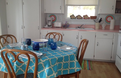 Mackinaw City Cottage | On Lake Michigan, family friendly,great location near bridge/island/attractions