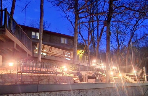 Camdenton House | On Lake Time! Private Dock with Private Slip!