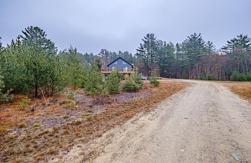 Bethel House | On Mountain Time - renovated ski house, hot tub, 15 minutes to Sunday River