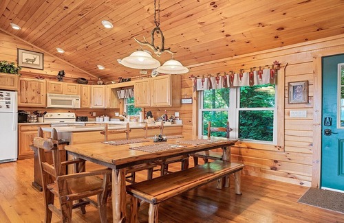 Hemphill Heights Cabin | On Mountain Time - Secluded 2 BR, 2BA Log Cabin, Hot Tub, Firepit