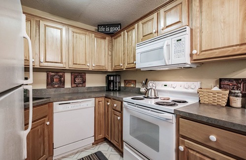 Sunday River Area Condo | On Mountain two bedroom unit sleeping 8