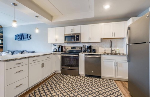 Downtown Nashville Condo | On Music Row this condo is walkable to Demonbruen, The Gulch, Midtown, Lower Broadway, and Vandy.