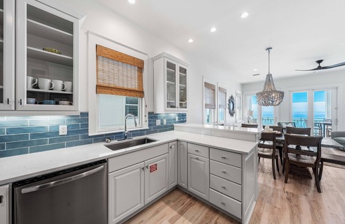 Delos House | *On Private Gated Beach*PoolHeat*Elevator*Luxury*