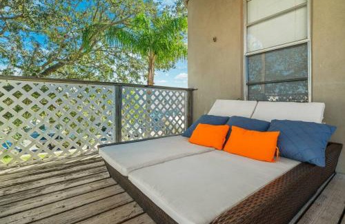 Sebring Apartment | On Sebring CirclePrivate studio apartmentw/balcony