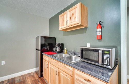 Briceville Apartment | On-Site Hiking & ATV Trails: Briceville Studio