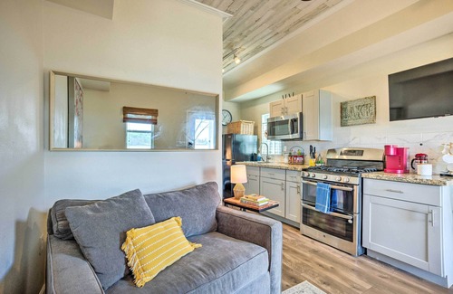 Willis Cabin | On-Site Lake Conroe Access - Updated Cabin Rental