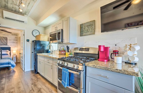 Willis Cabin | On-Site Lake Conroe Access - Updated Cabin Rental