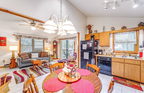 Newland Cabin | On-Site Lake & Pool Access: Cabin in Newland!