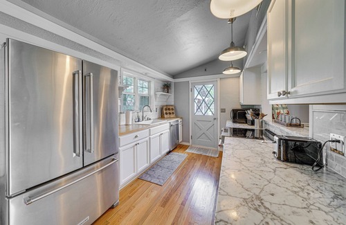 Medina Cottage | On-Site River Access: Medina Vacation Rental