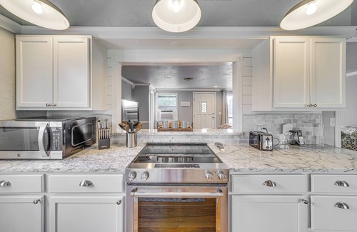Medina Cottage | On-Site River Access: Medina Vacation Rental