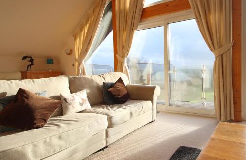 Winnard's Perch House | ON-SITE WATERSPORTS family lodge