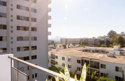 Norma Triangle House | On Sunset Blvd - 5 star retreat