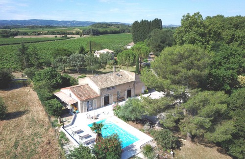 Villesequelande Apartment | On the banks of the Canal du Midi and 12 kms from Carcassonne