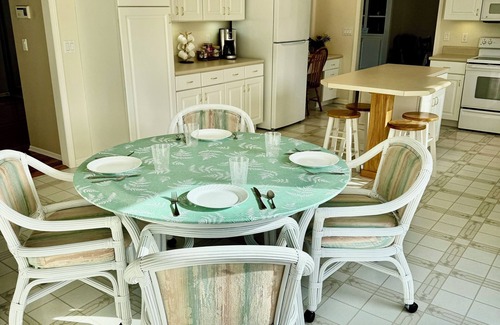 Port Byron House | On the banks of the Mississippi River with easy access to the Quad Cities.