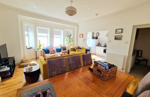Warrenpoint Apartment | On The Beach 3 huge bedroom. Stunning Views Of Carlingford Bay