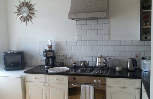 Warrenpoint Apartment | On The Beach 3 huge bedroom. Stunning Views Of Carlingford Bay