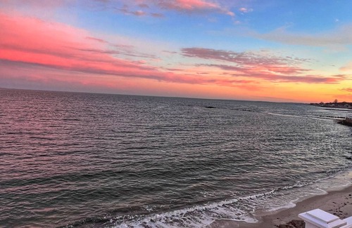 Niantic House | On the beach amazing views. welcome to your happy place!