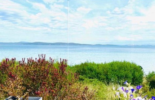 Connellys Marsh House | On the Beach at Connellys