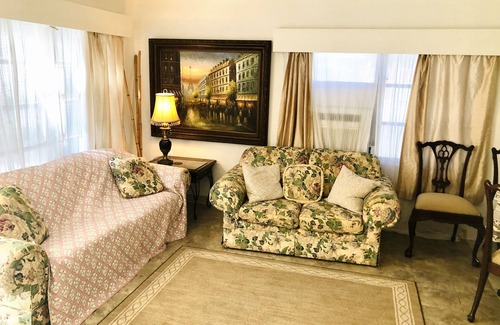 Belle Vista Apartment | On the Beach - Cozy Ground Floor Family Retreat, Patio, Yard, Beach Access