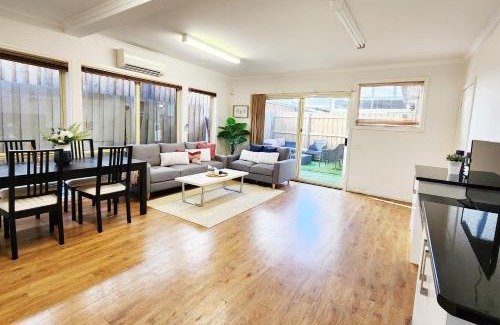 Frankston House | On The Beach, Kids & Pets Friendly