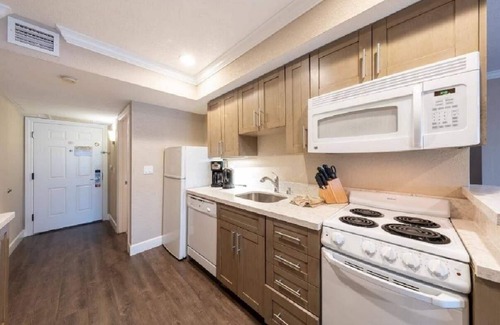 Carlsbad Village Resort | On the beach-Lower rates