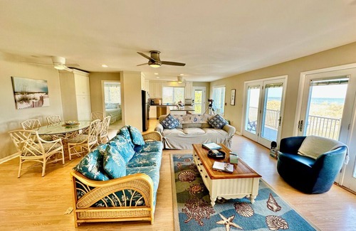 Broadkill Beach House | ON THE BEACH. PET-FRIENDLY. LINENS INCLUDED.