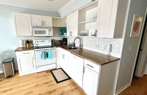 Folly Field Condo | On The Beach - Ocean View - Resort Amenities
