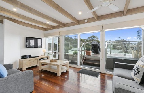 Lorne House | On The Deck