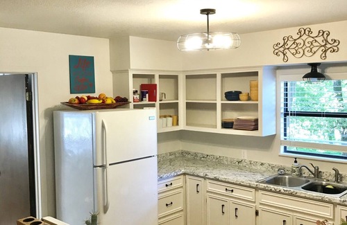 Leakey Cottage | On the Frio River