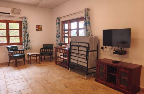 Anjanvel Hotel | On The High Ground Tourism Point